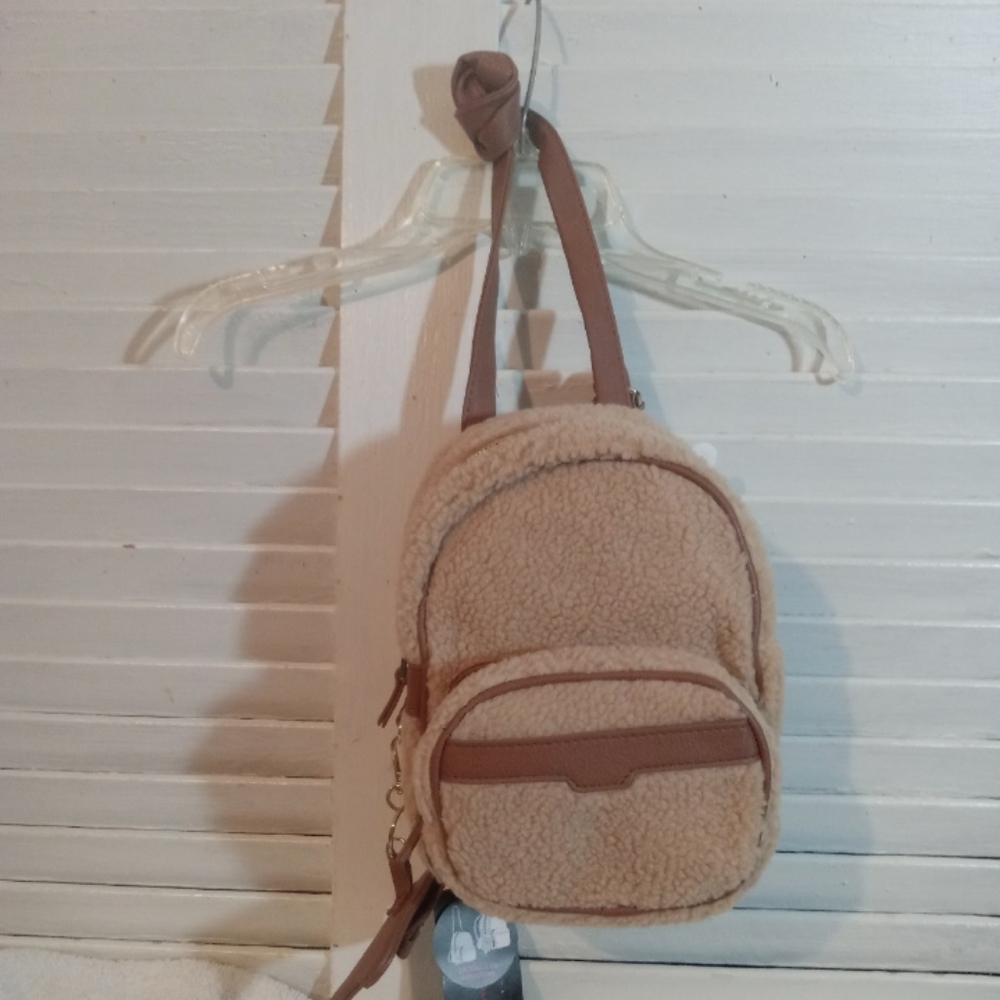 NWT☆ Convertible Backpack/Crossbody